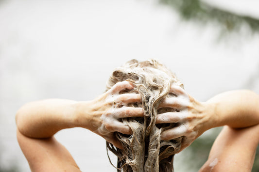 Hoitava hiusvesi spray 250 ml | Naturel & Rose